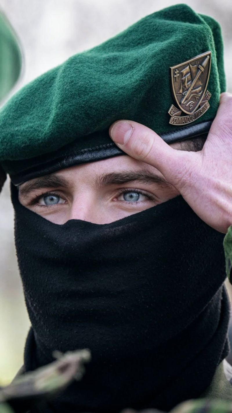 Image for the Tweet beginning: Le béret vert est bien